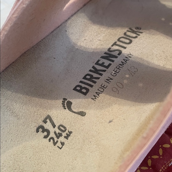 Birkenstock Women’s Light Pearlized Pink Slide Sandals in size 37 (7) - Picture 6 of 8